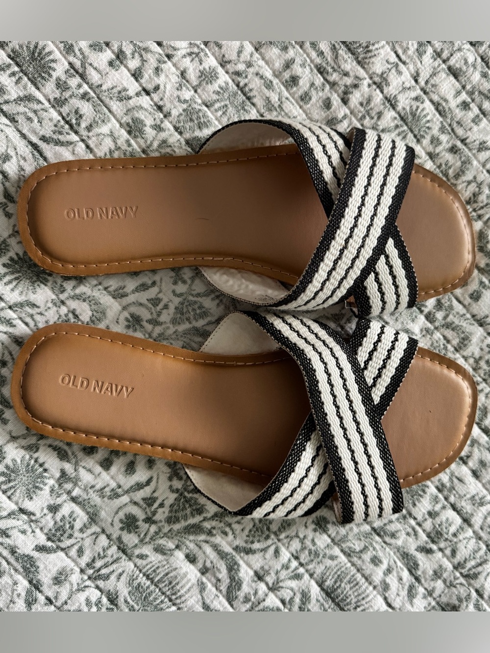 Old Navy Black and White Crisscross Slide Sandals